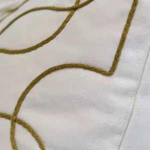 Cojín Decor Gold Lines,ideal para tus muebles del hogar
