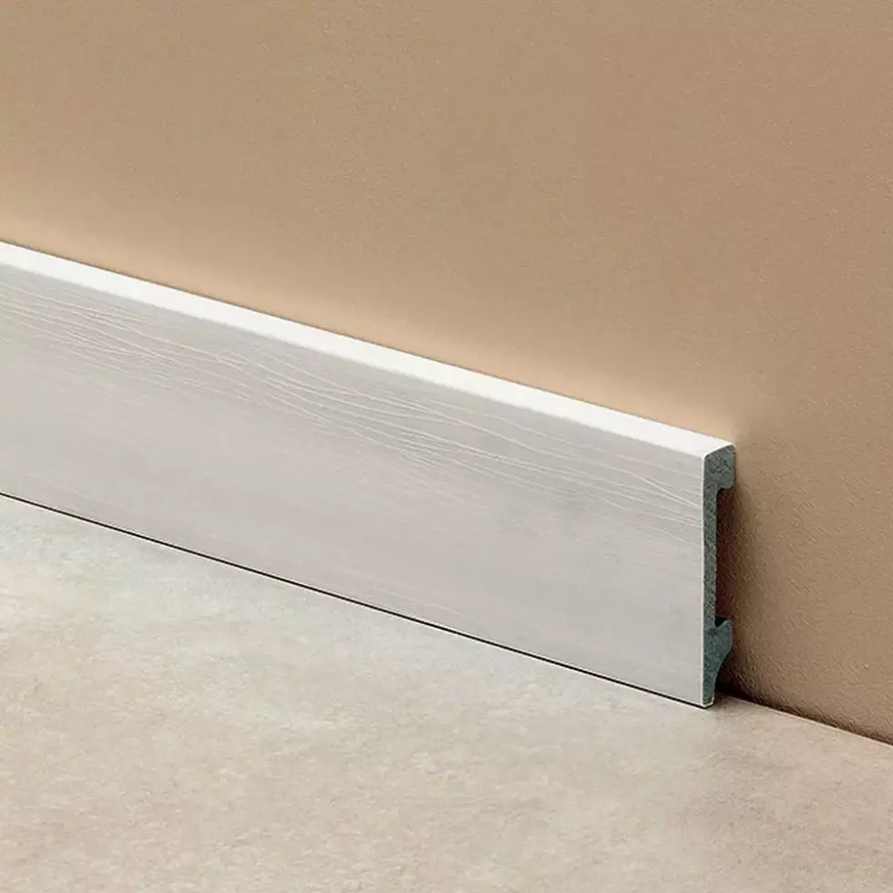 5 Razones para optar por zócalos de PVC en la construcción y decoración de interiores